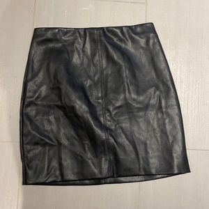 HOLLISTER BRAND NEW BLACK MINI SKIRT